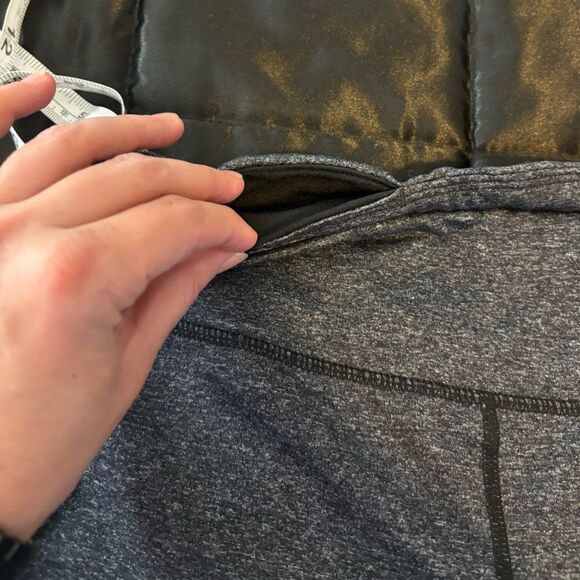 Gap Fit Gray Capri Athletic Workout Leggings Size Medium - Picture 6 of 9